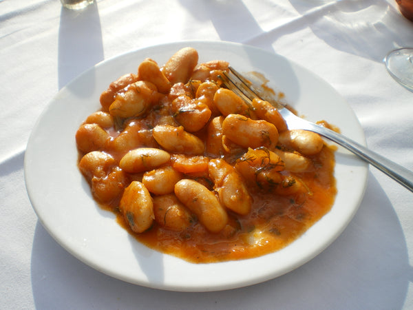 Gigantes plaki, giant beans baked in tomato sauce