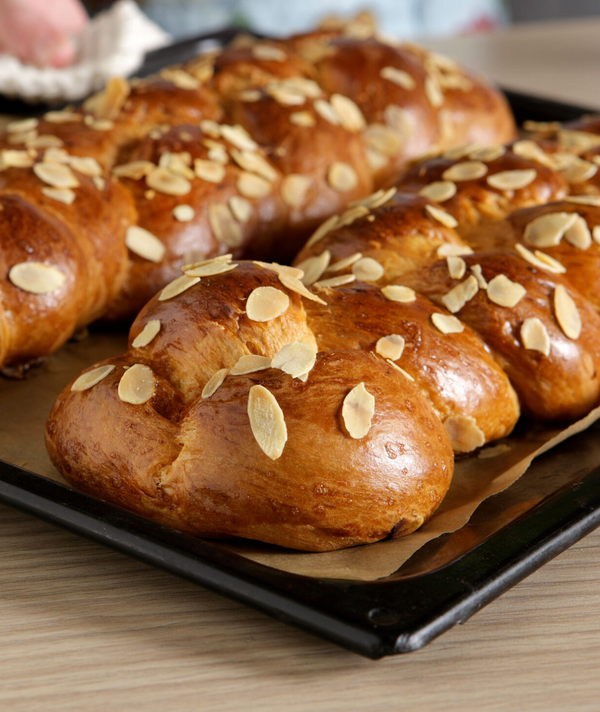 Greek Tsoureki