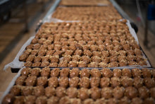 Afbeelding in Gallery-weergave laden, Chrisanthidis - Melomakarona Met Honing &amp; Walnoten - 450g 
